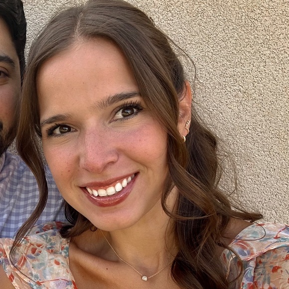 Meet your Posher, Alexis - Picture 1 of 1